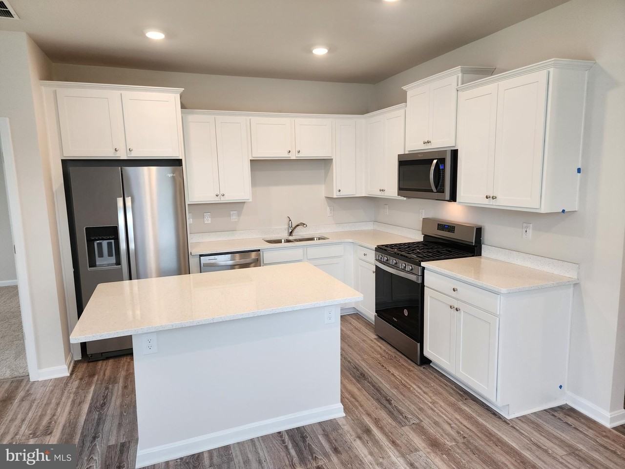 39114 Sail Away Ln - Photo 3 of 20