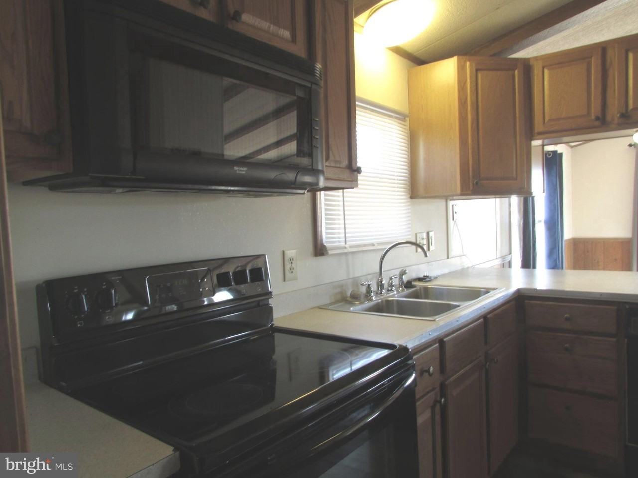 14446 Slim St - Photo 4 of 17