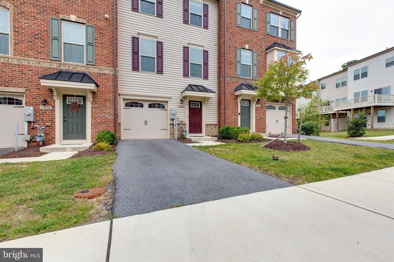 7912 N Gladden Farm Way - Photo 4 of 46