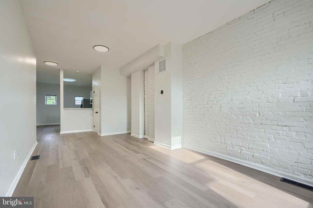 25 S Hilton St - Photo 4 of 29