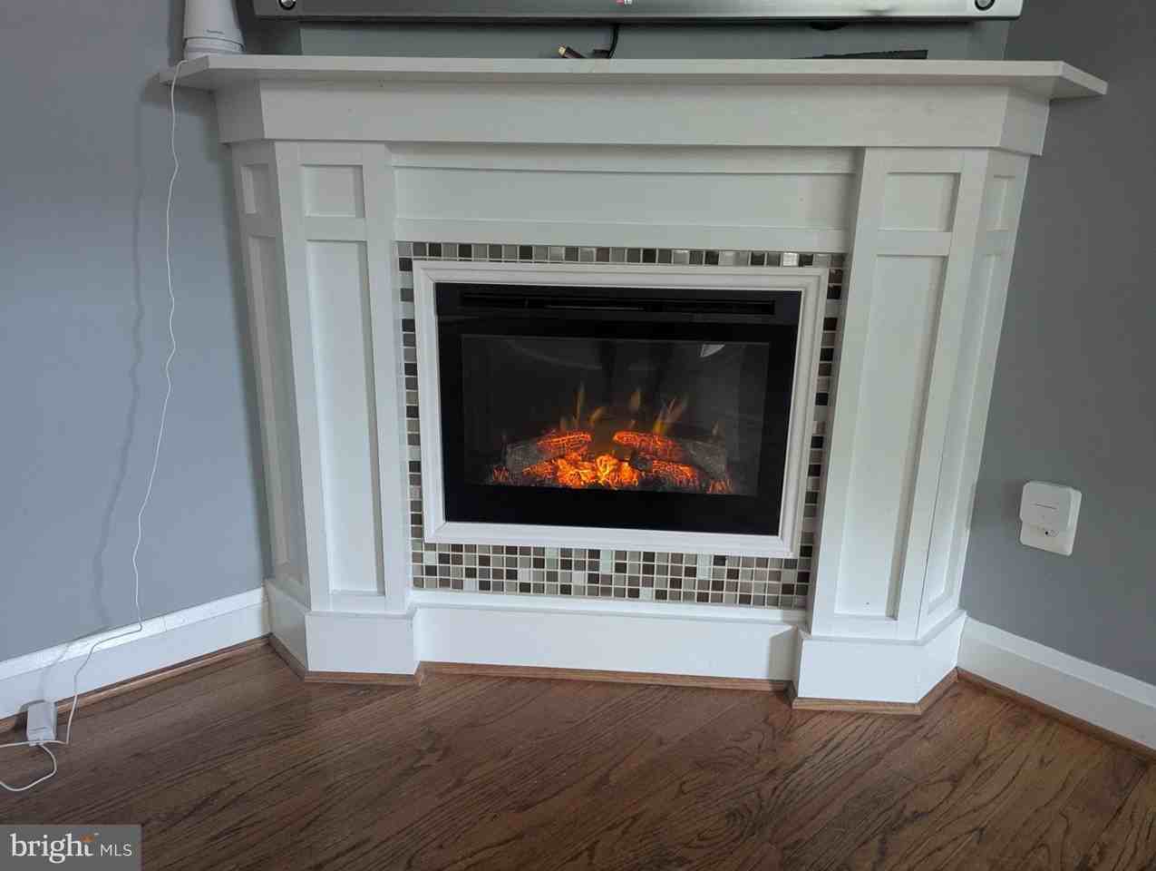 1543 Cottage Ln - Photo 6 of 50
