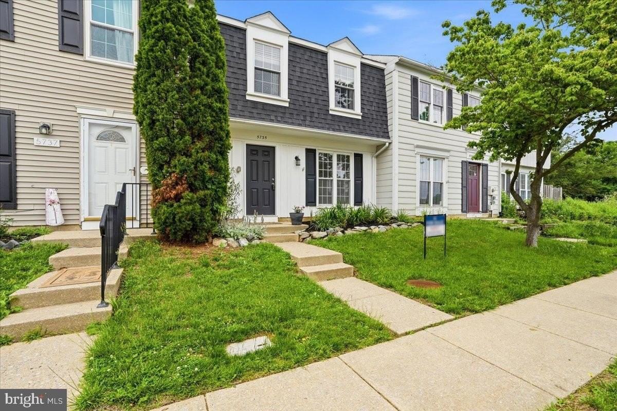 5735 Sunset View Ln - Photo 2 of 37