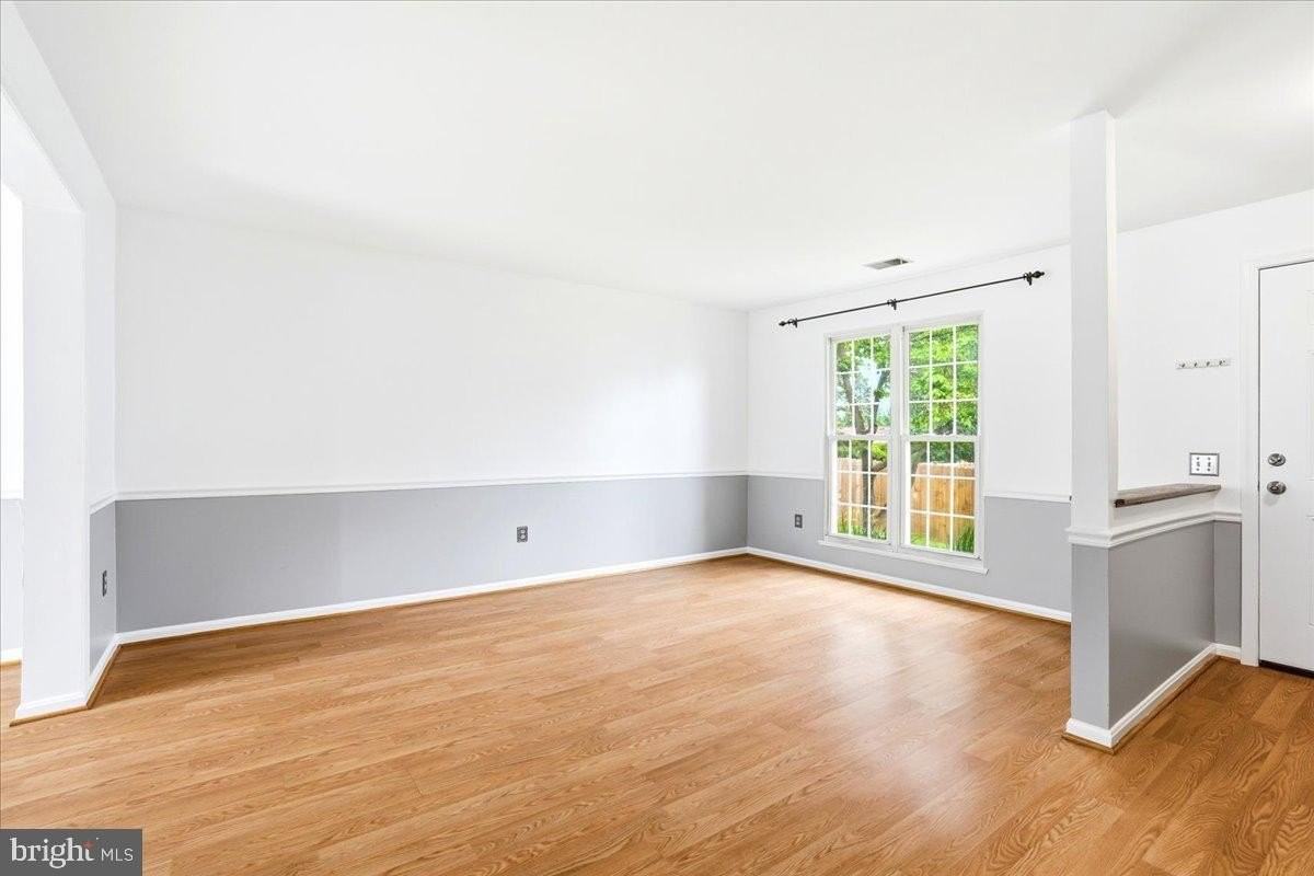 5735 Sunset View Ln - Photo 5 of 37