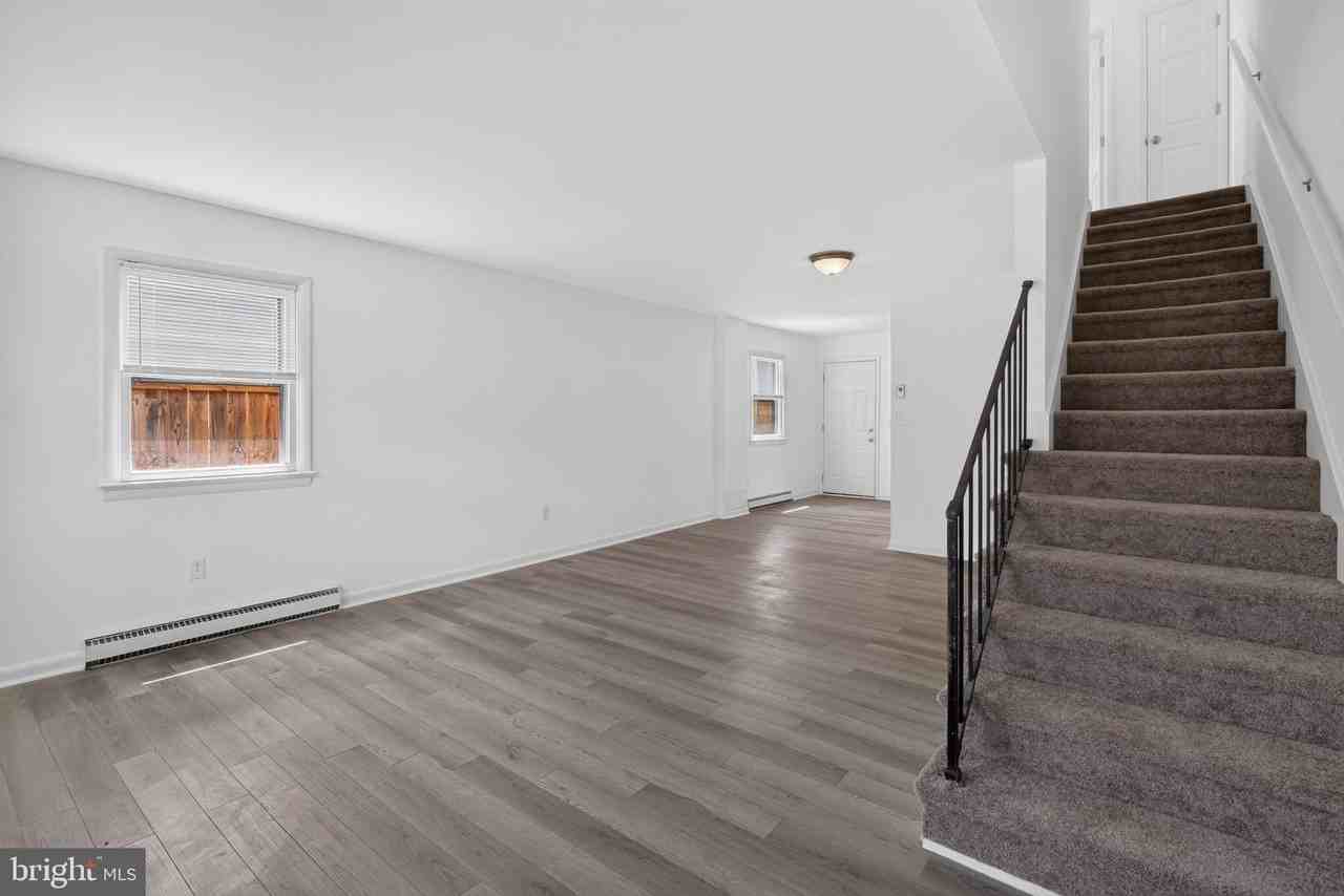 351 Calvert St - Photo 4 of 19