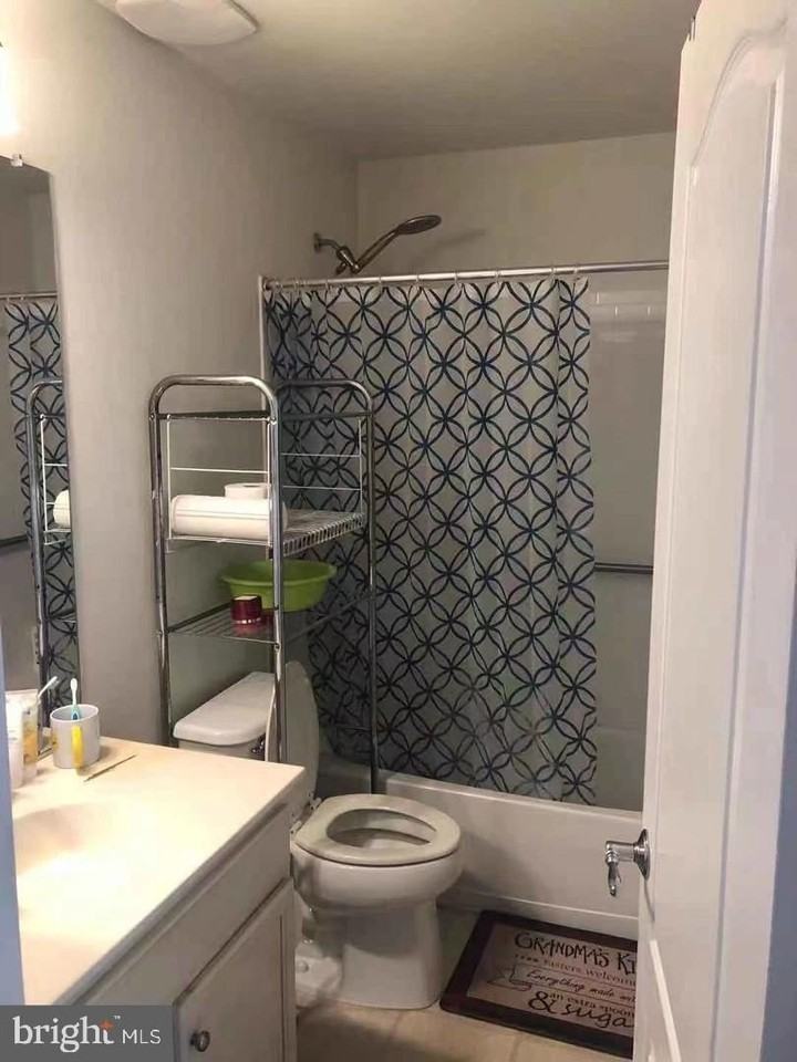 18621 Woodgate Pl - Photo 4 of 11