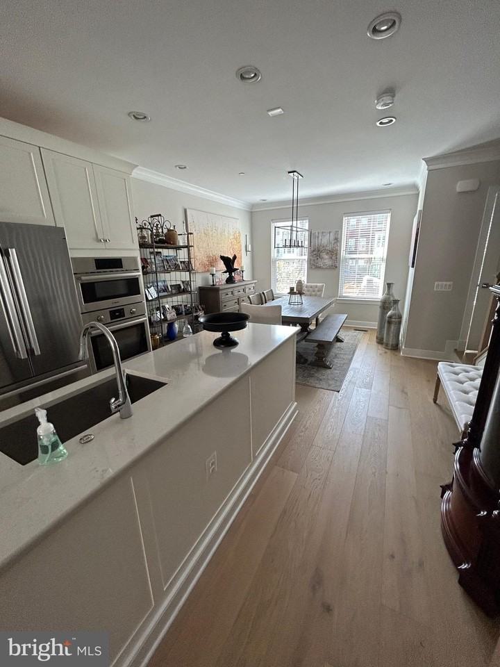 10324 Grosvenor Pl - Photo 4 of 10