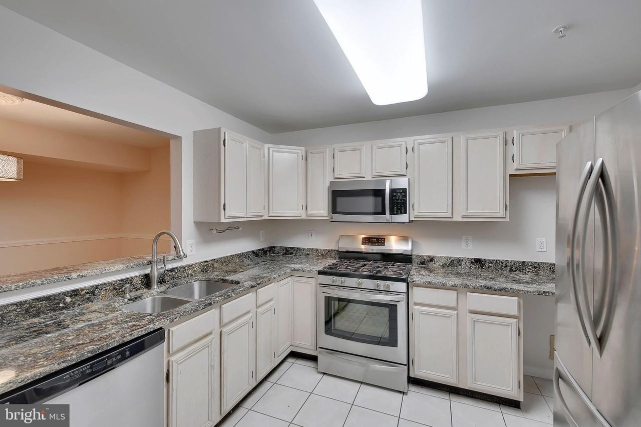 15305 Diamond Cove Ter #7B - Photo 2 of 21
