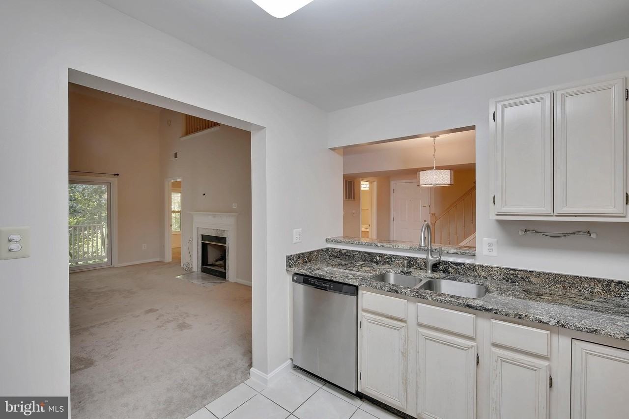 15305 Diamond Cove Ter #7B - Photo 3 of 21