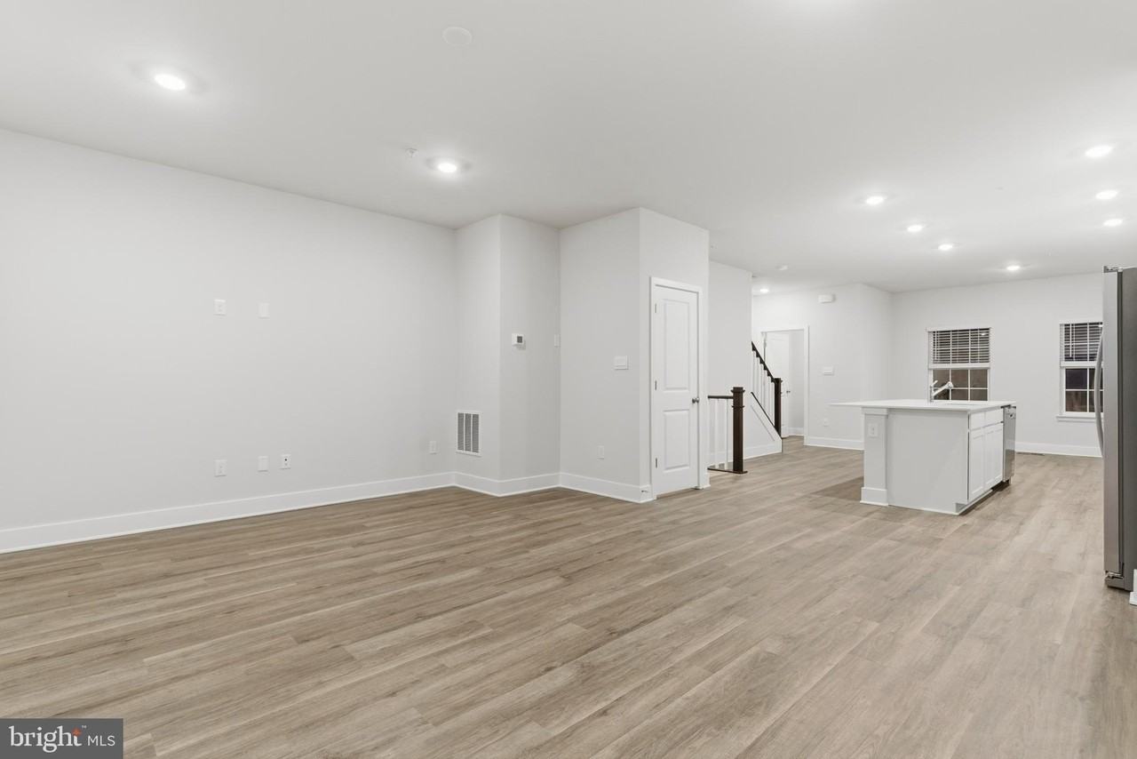 5217 Water Lily Rd - Photo 7 of 34
