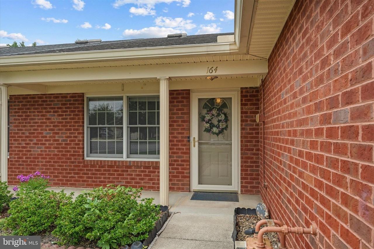 164 Chantilly Ct - Photo 4 of 29