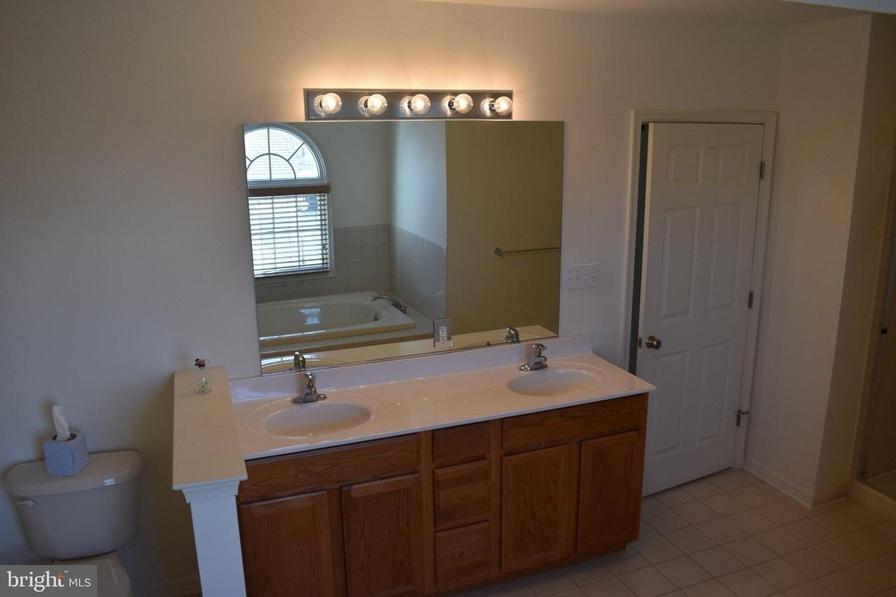 72 Chelsea Ct - Photo 2 of 13