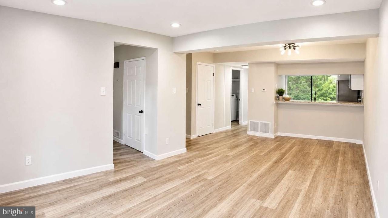 95 Dorset Dr - Photo 2 of 5