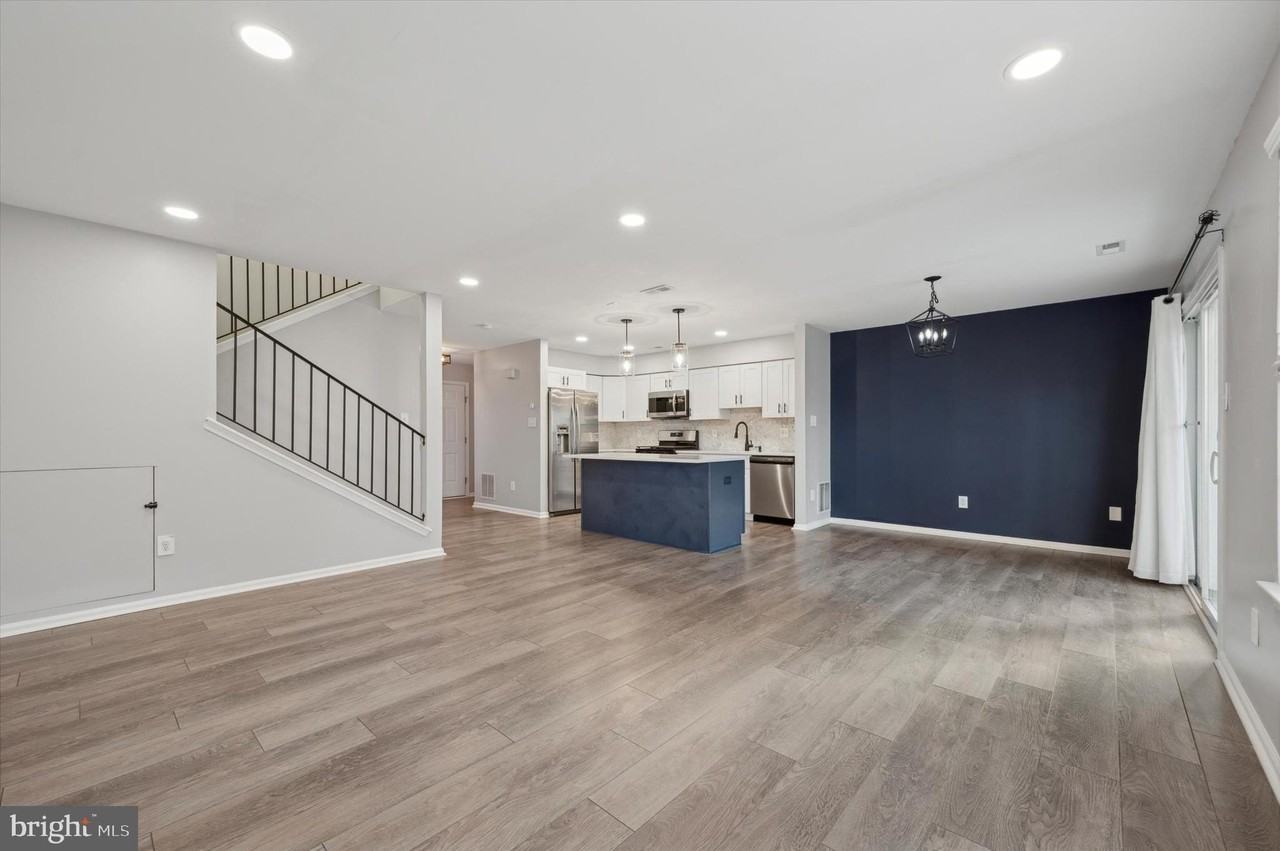 9 Meadow Ln - Photo 3 of 15