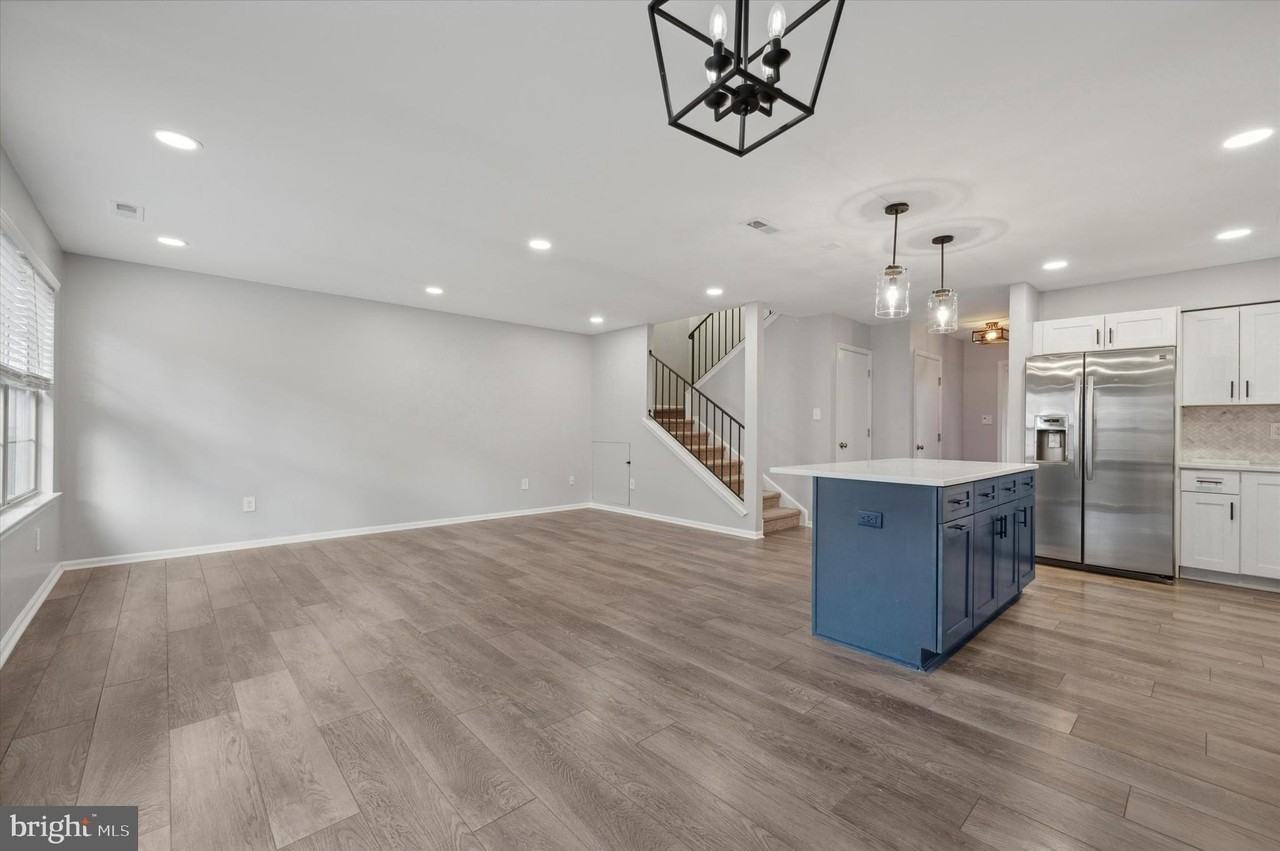 9 Meadow Ln - Photo 4 of 15