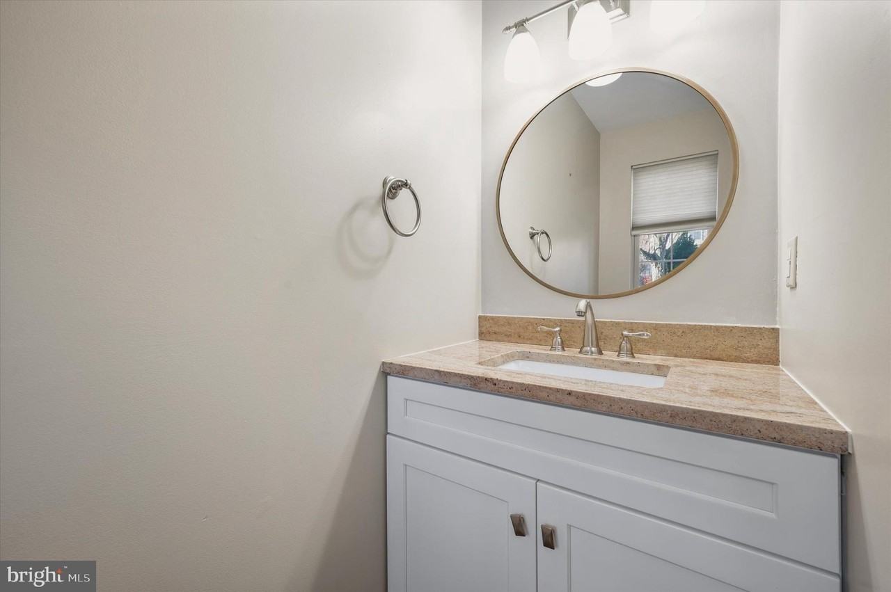 9 Meadow Ln - Photo 7 of 15