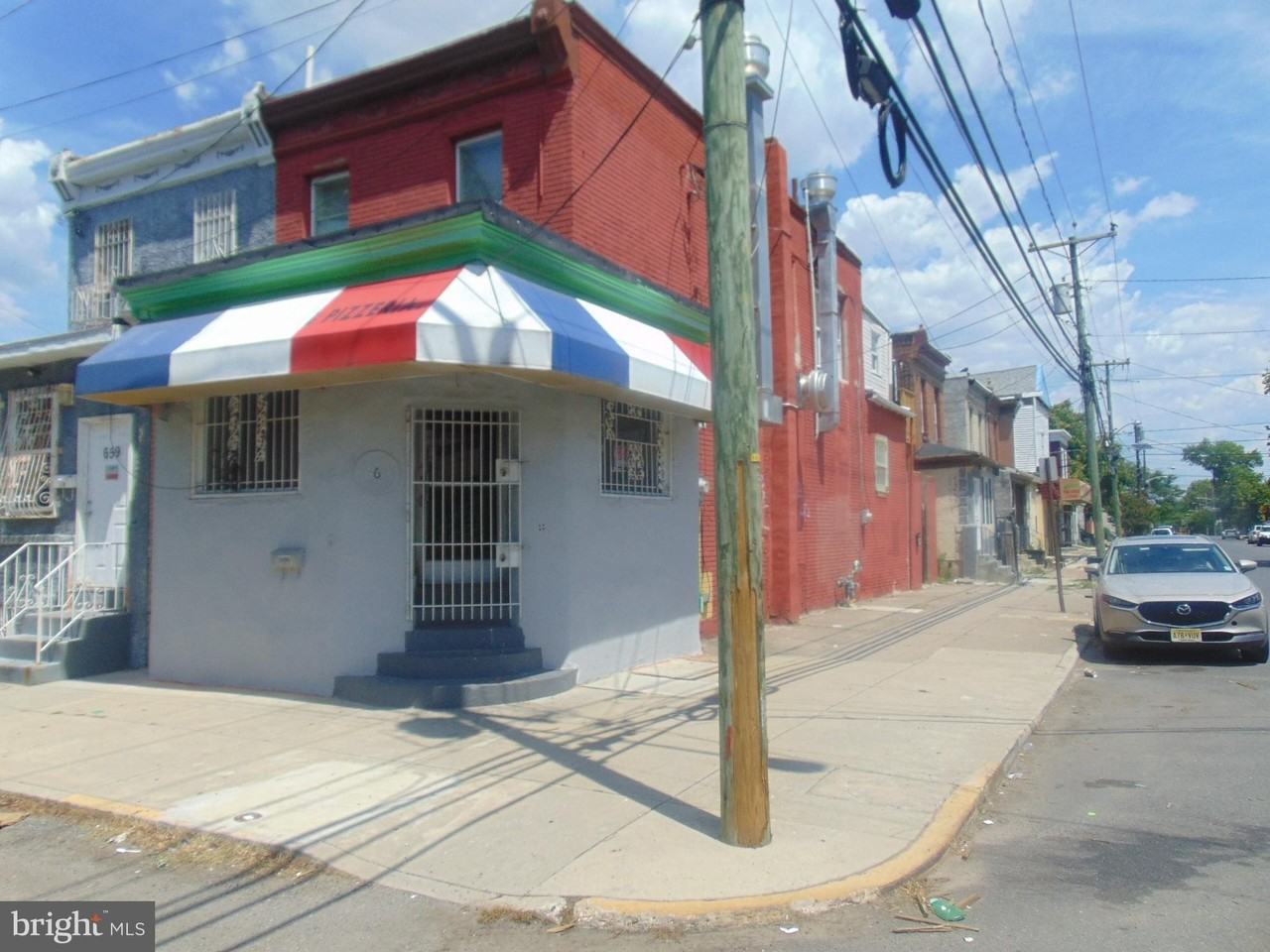 661 Grant St - Photo 3 of 11