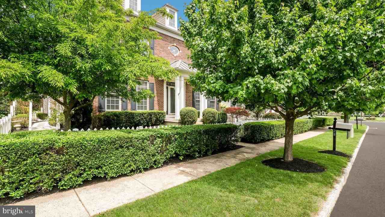 28 Croft Dr - Photo 3 of 43