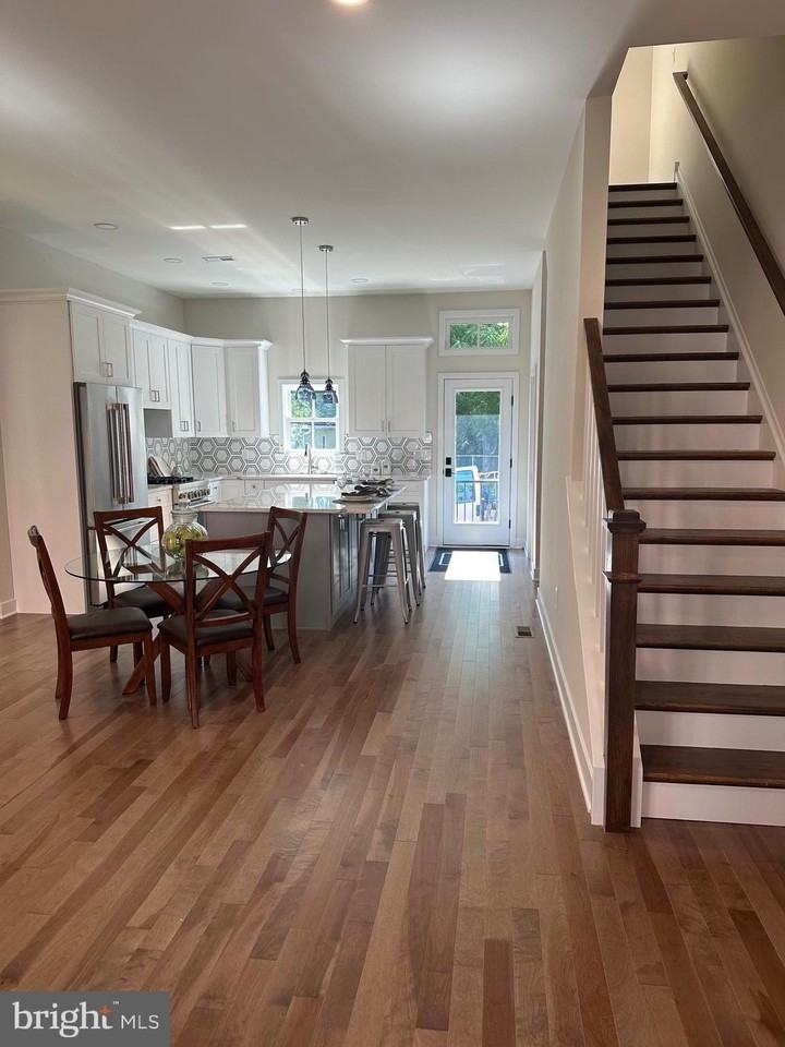 113 Thornton St - Photo 3 of 34