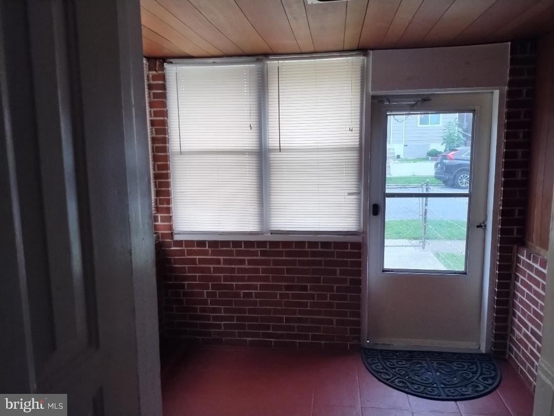 1133 Sterling Ave - Photo 2 of 11