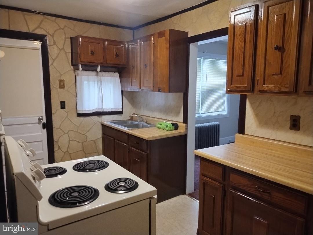 1133 Sterling Ave - Photo 5 of 11