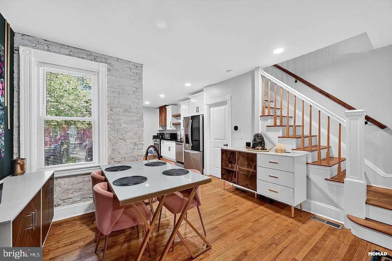 147 E Liberty St - Photo 7 of 30