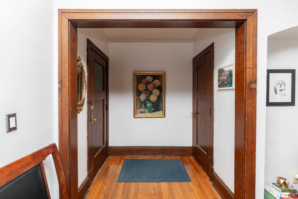 718 18th St #4 - Photo 5 of 33