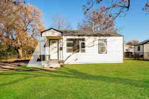 featured image of 2309 N Xanthus Ave