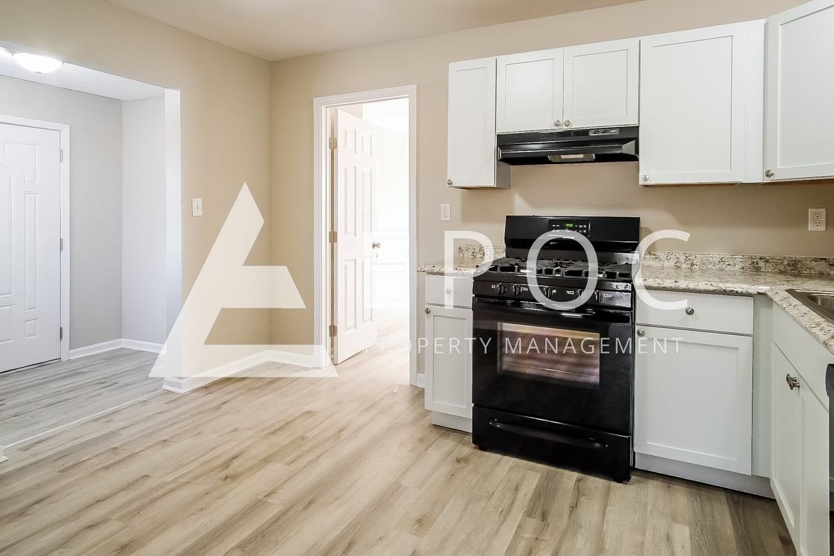 2309 N Xanthus Ave - Photo 5 of 16