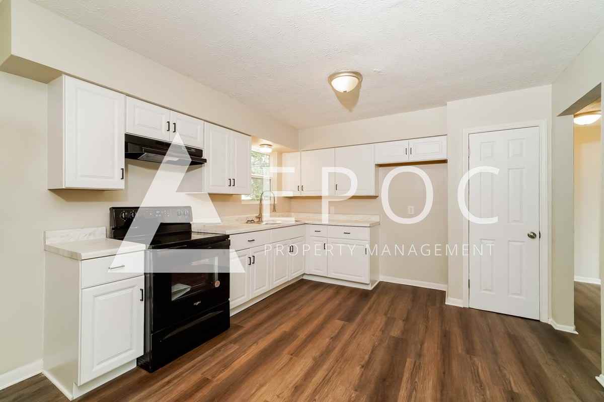 504 Meggs Blvd - Photo 3 of 15