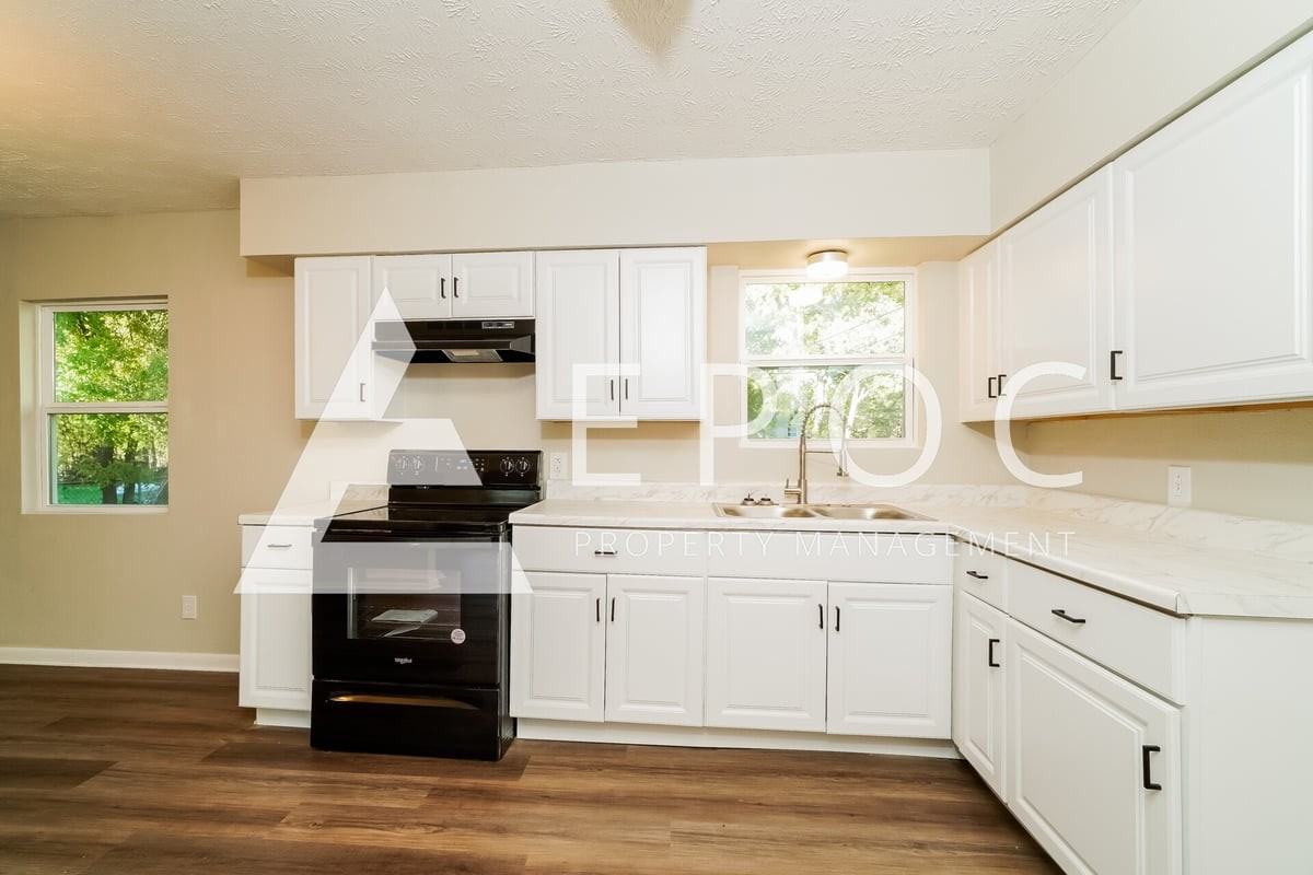 504 Meggs Blvd - Photo 4 of 15