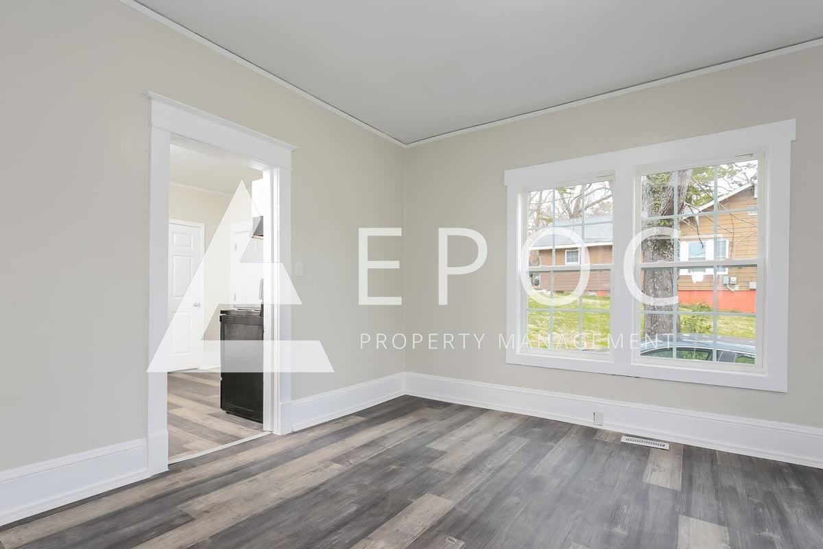 638 Wesley Dr - Photo 5 of 15