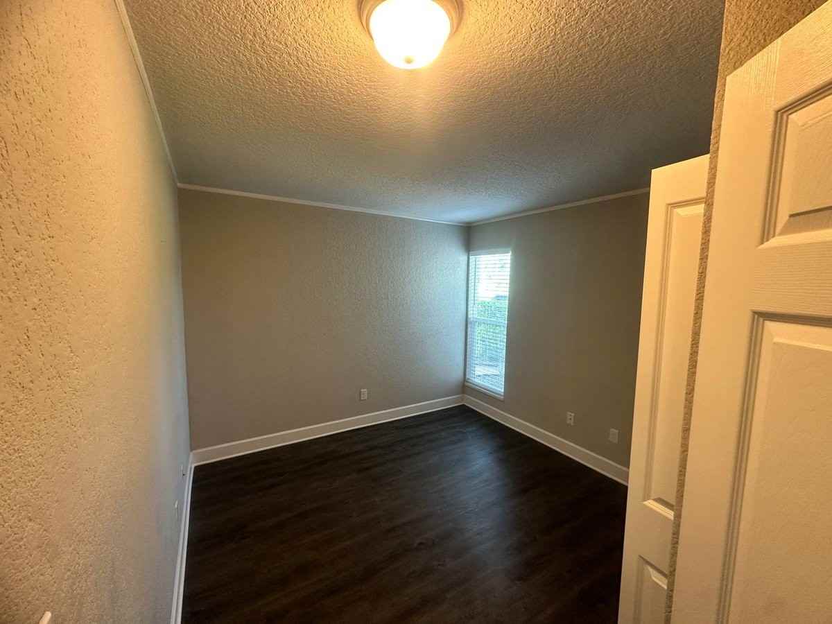 2568 Woodgate Blvd Apt 107 #107 - Photo 7 of 18