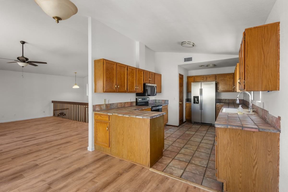 1143 N Ironwood Ct #1143N - Photo 7 of 26