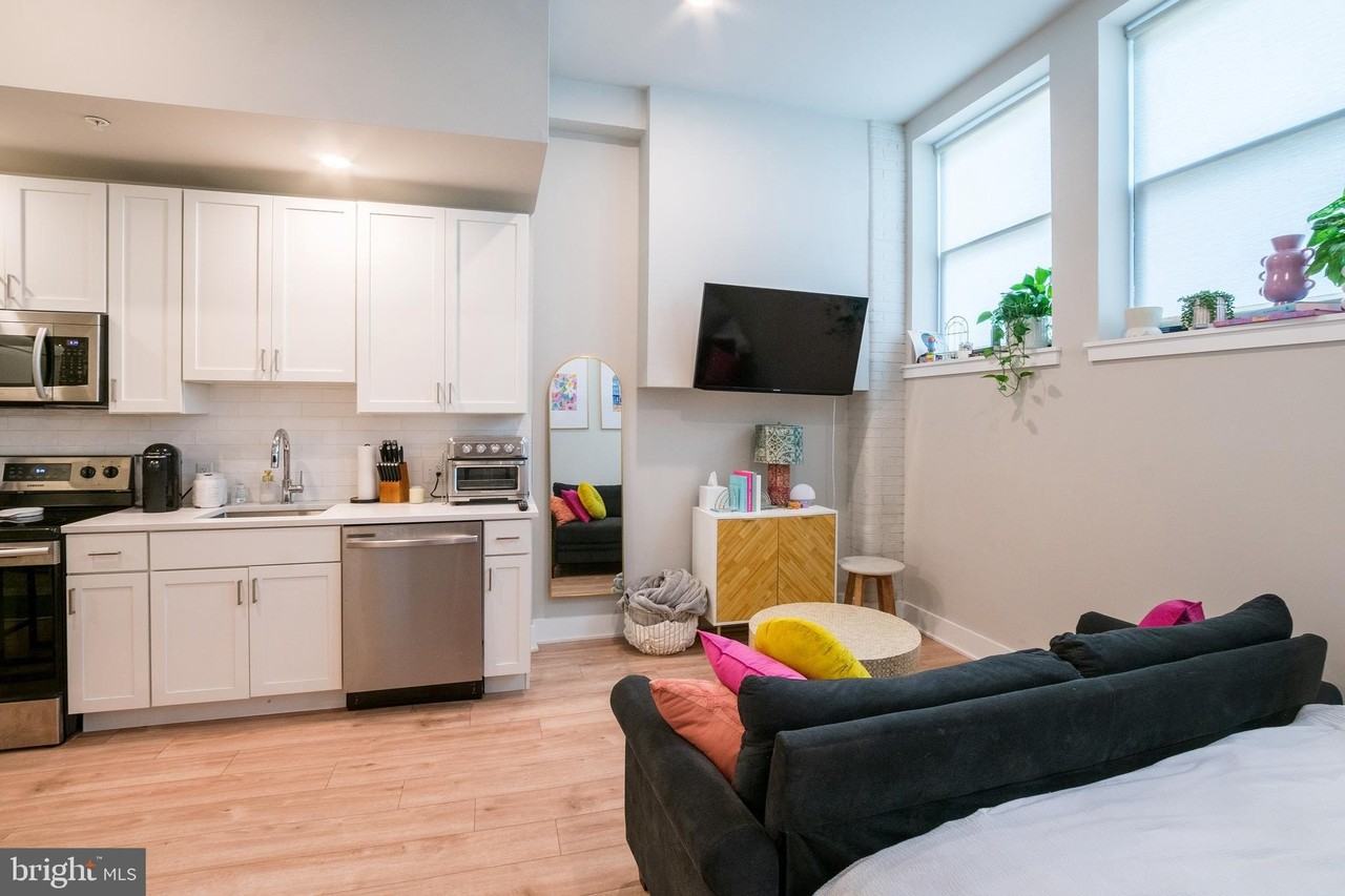1300 S 19th St #4 - Photo 6 of 19
