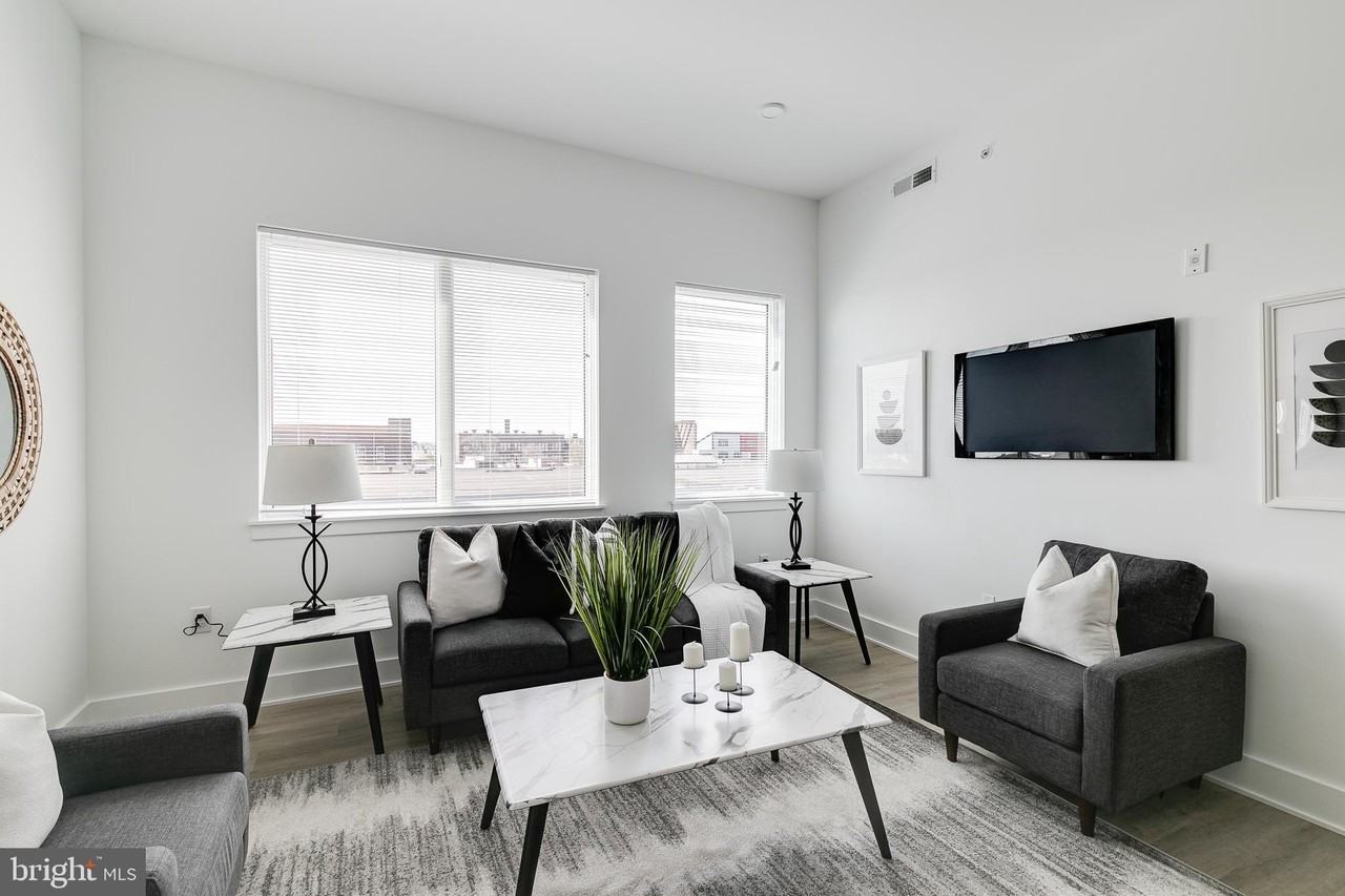 2201 Washington Ave #209 - Photo 3 of 20