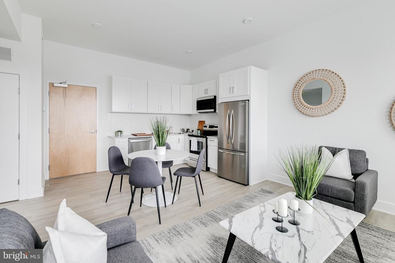 2201 Washington Ave #302 - Photo 5 of 20
