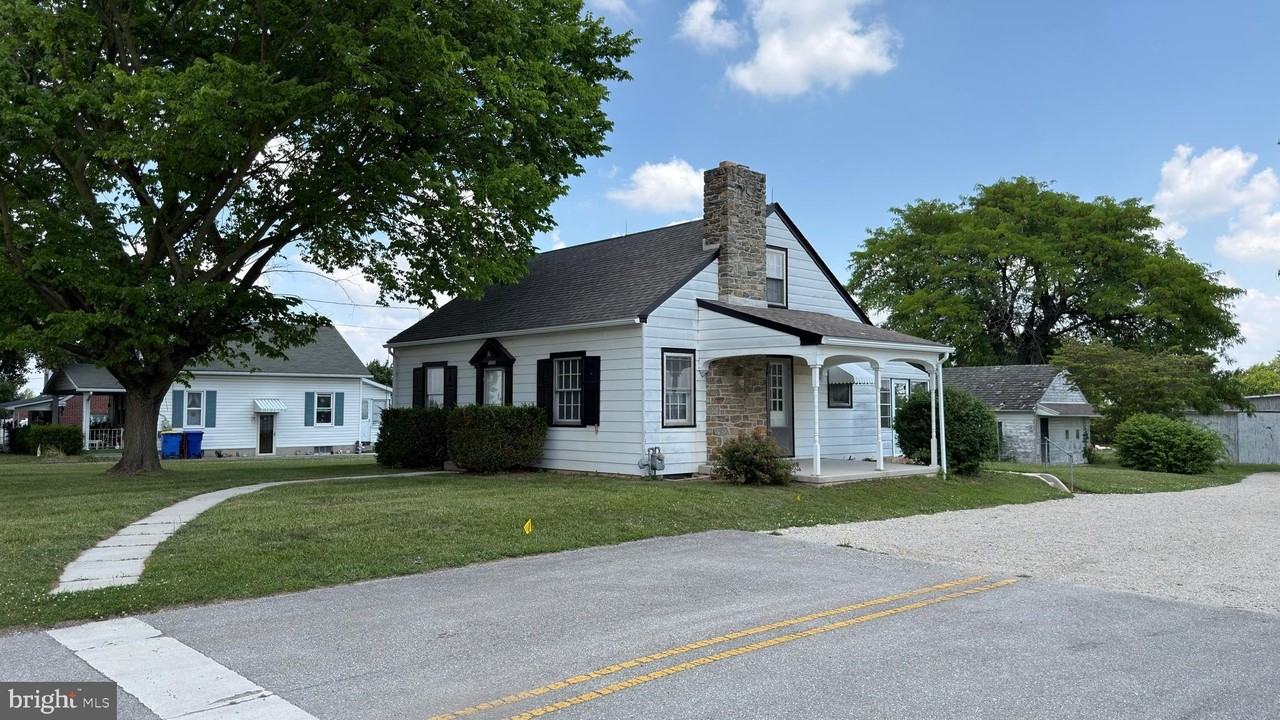 1898 Baltimore Pike - Photo 2 of 25