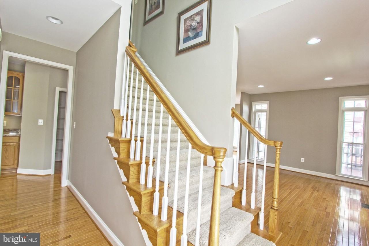 4083 Walnut Cove Cir - Photo 2 of 35