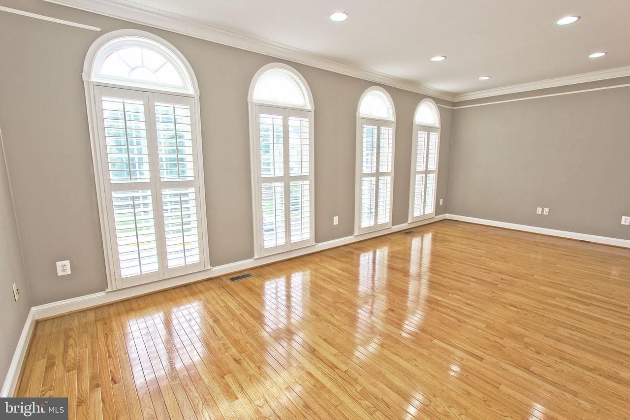 4083 Walnut Cove Cir - Photo 5 of 35
