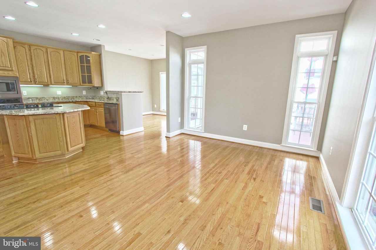 4083 Walnut Cove Cir - Photo 6 of 35