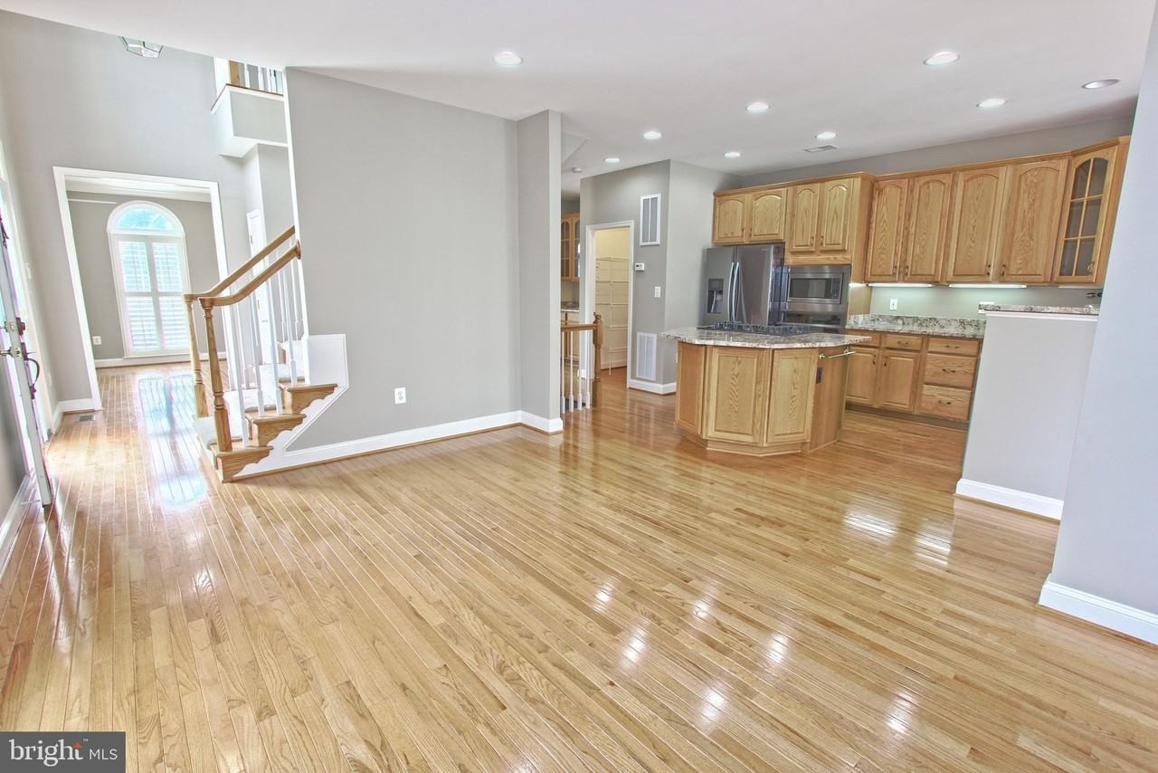 4083 Walnut Cove Cir - Photo 7 of 35