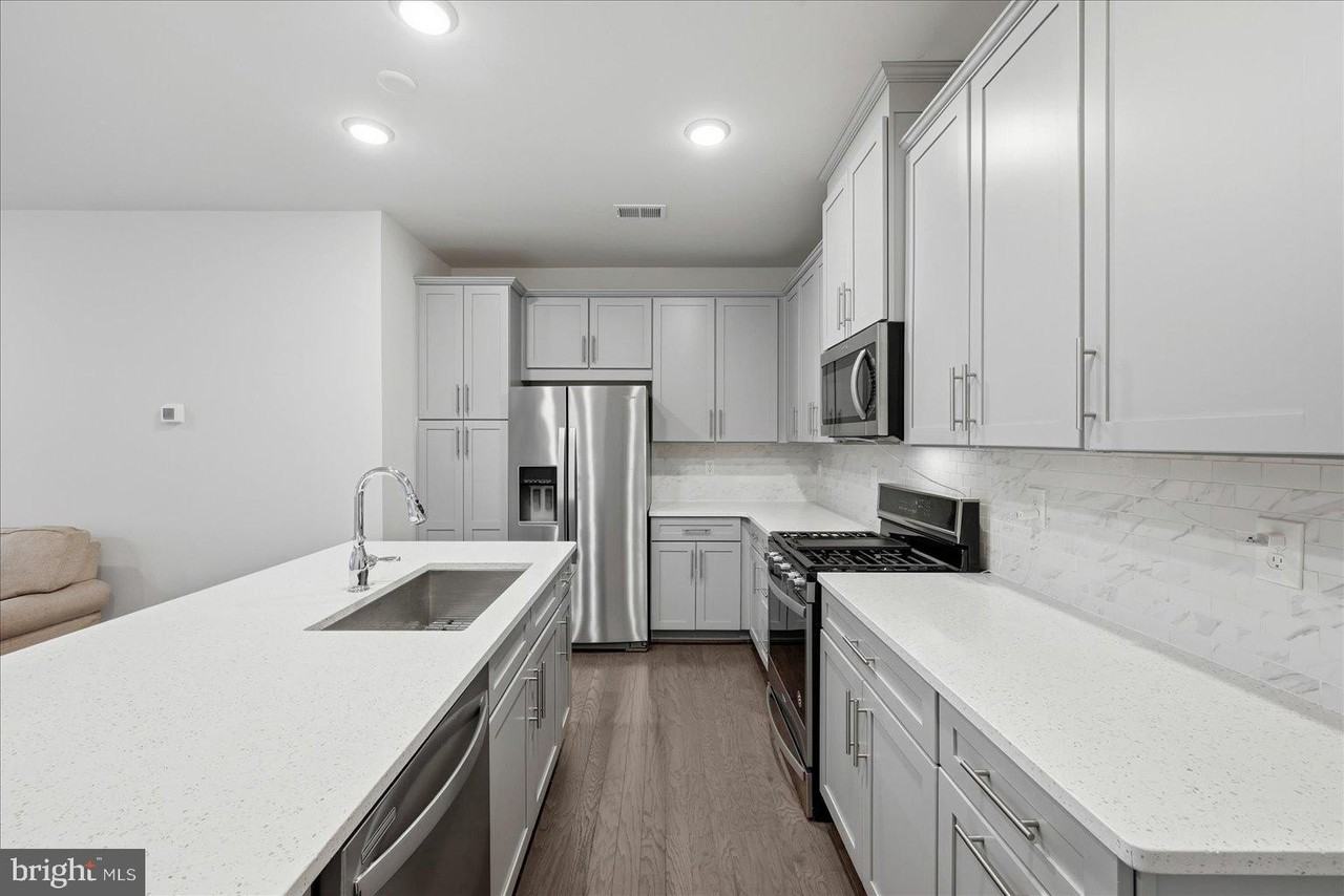 13334 Arrowbrook Centre Dr #112 - Photo 4 of 16