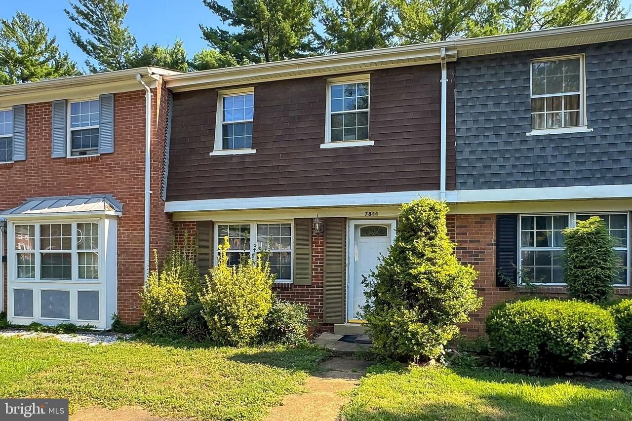 7844 Snead Ln - Photo 2 of 31