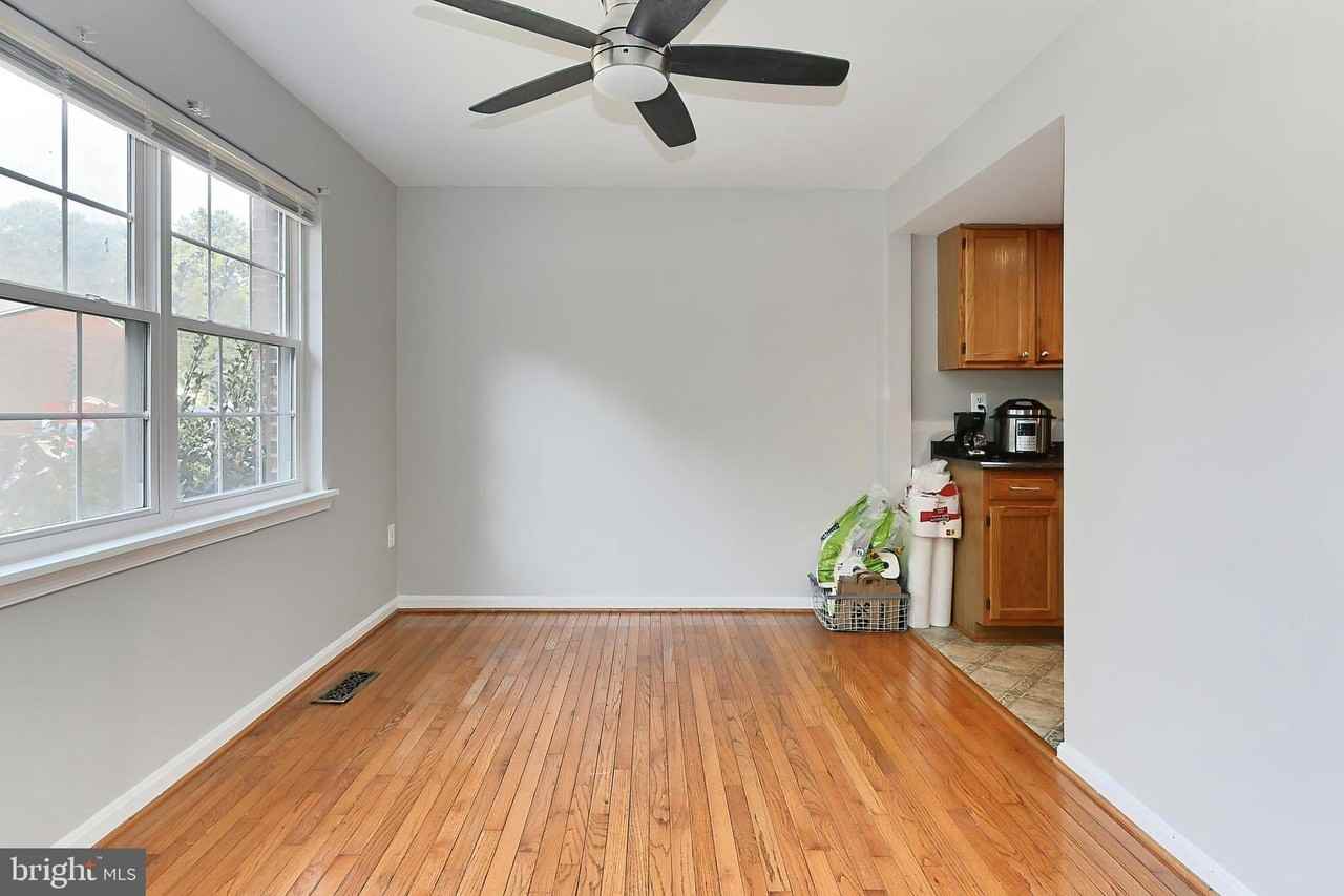 7844 Snead Ln - Photo 5 of 31