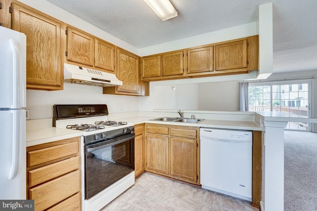 6628 High Valley Ln - Photo 5 of 12