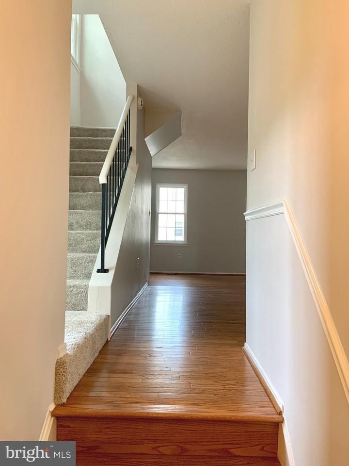 2438 Ridgehampton Ct - Photo 4 of 47