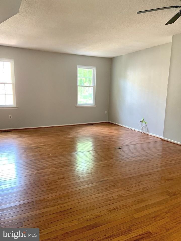2438 Ridgehampton Ct - Photo 5 of 47