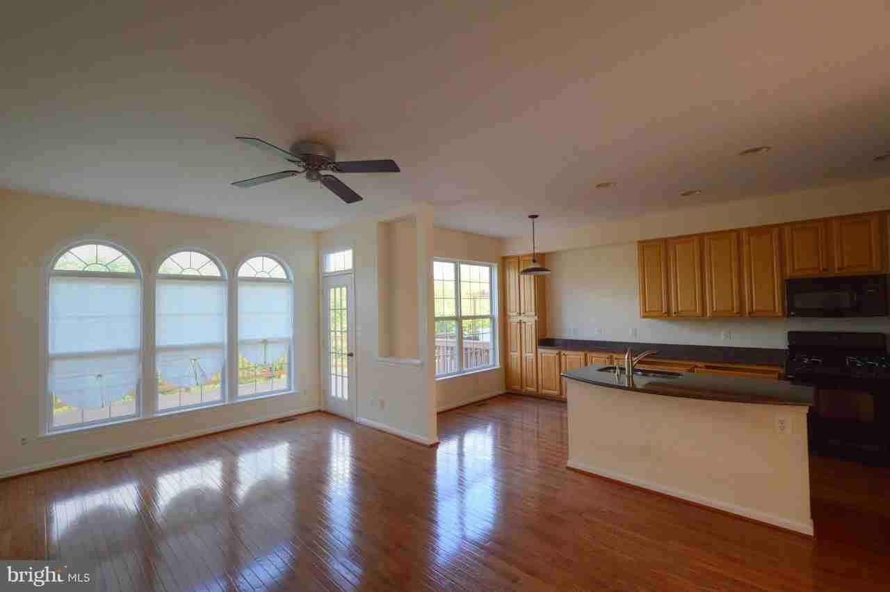 182 Spencer Ter Se - Photo 2 of 24