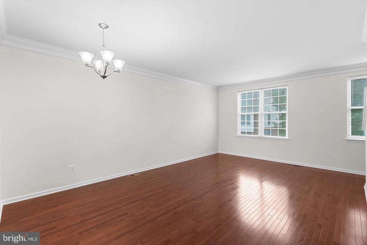 42814 Eggleston Ter - Photo 2 of 8