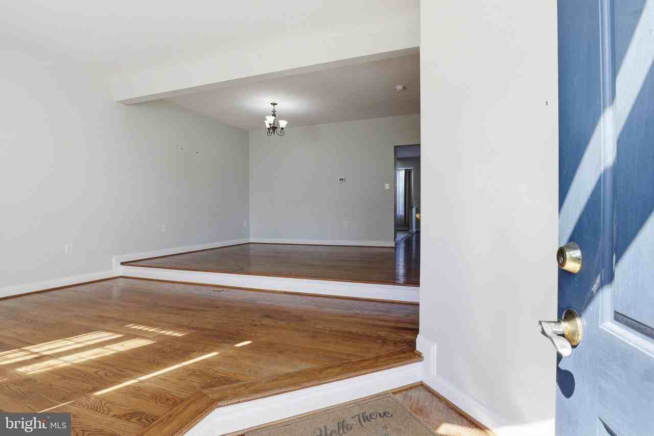 915 Buttonwood Ter Ne - Photo 6 of 50